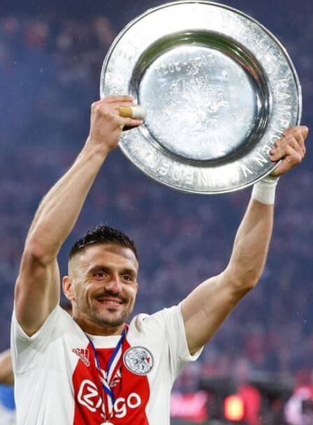 Petar Tadic son Dusan Tadic with his trophy.